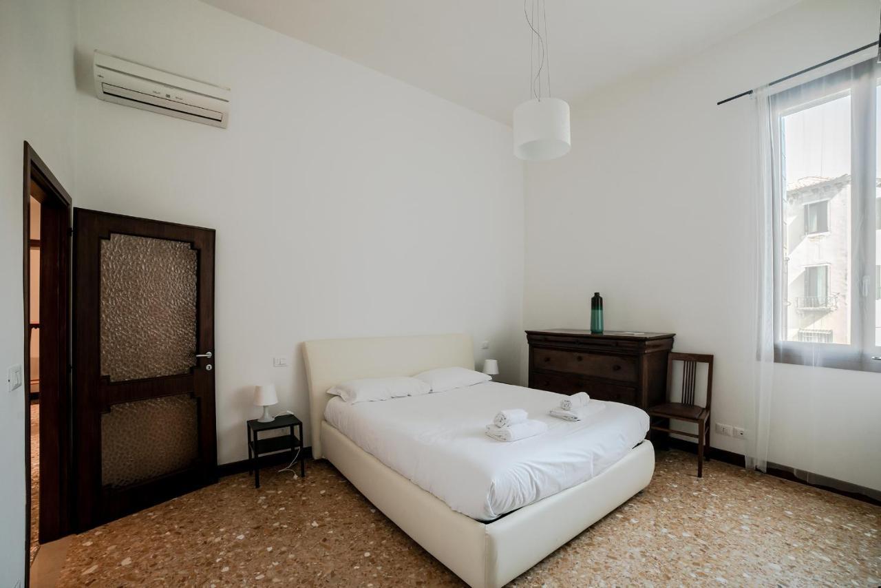 Ca' Luciano, Wonderful View Apartment Венеция Екстериор снимка